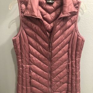 Very pretty mauve colored vest